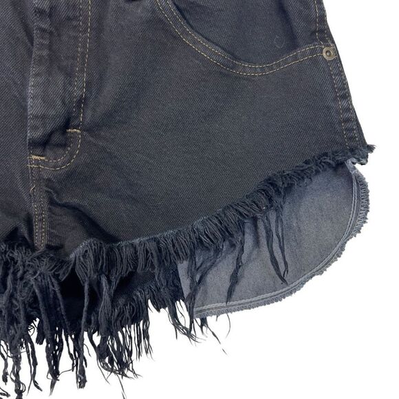 BLACK WRANGLER SIZE 30 DISTRESSED CUTOFF BLACK DENIM SHORTS - Picture 5 of 16